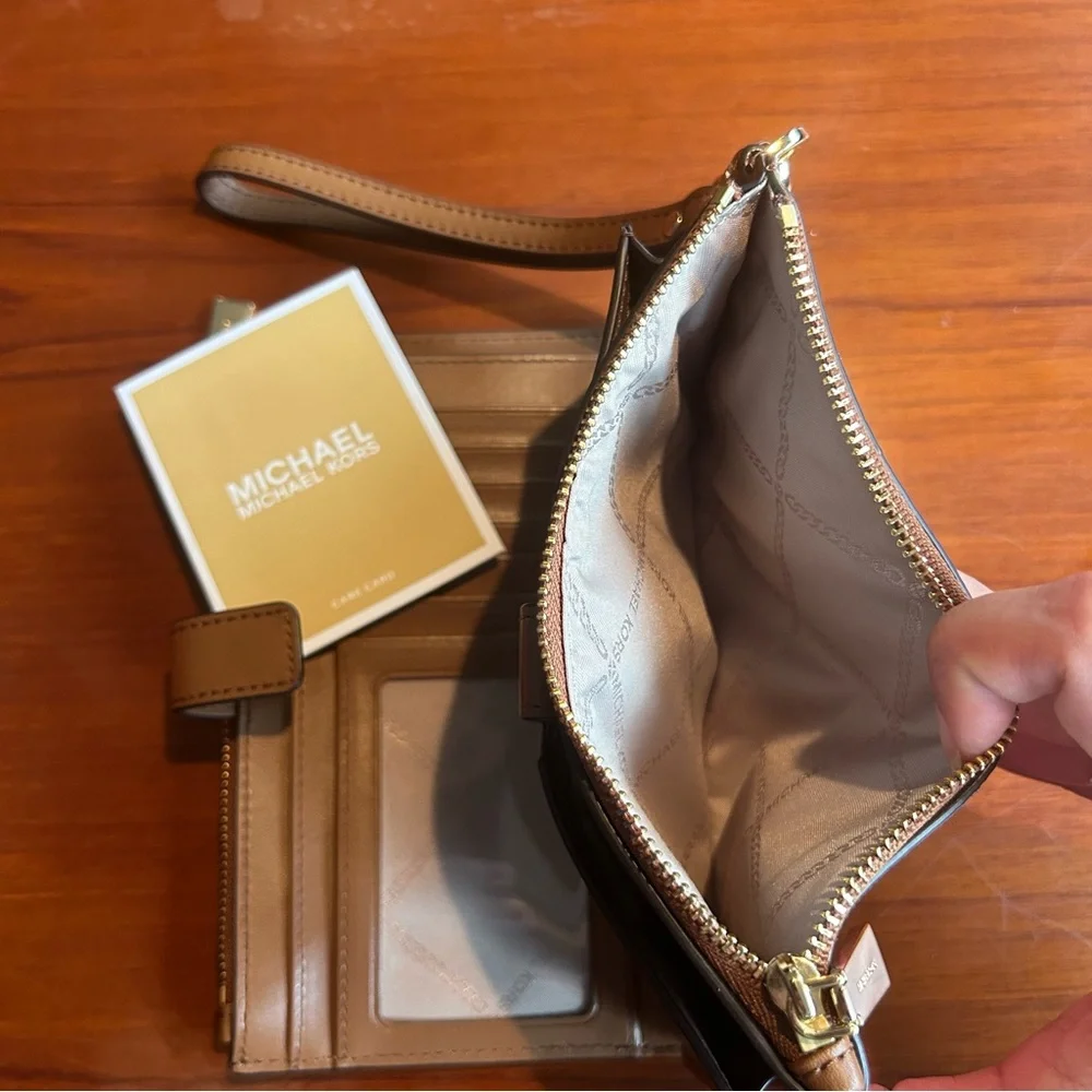 Michael Kors Wristlet - Picture 9 of 10